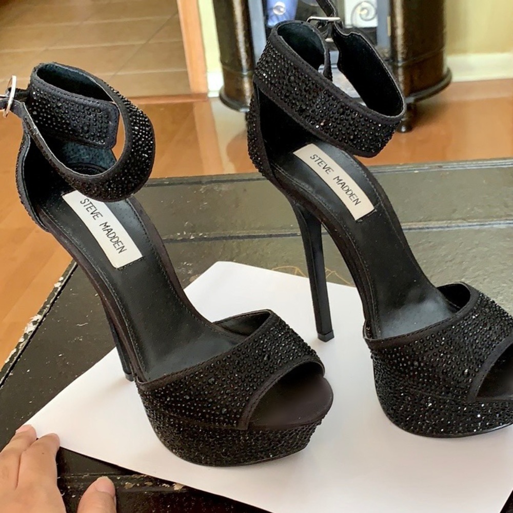 Steve Madden pumps